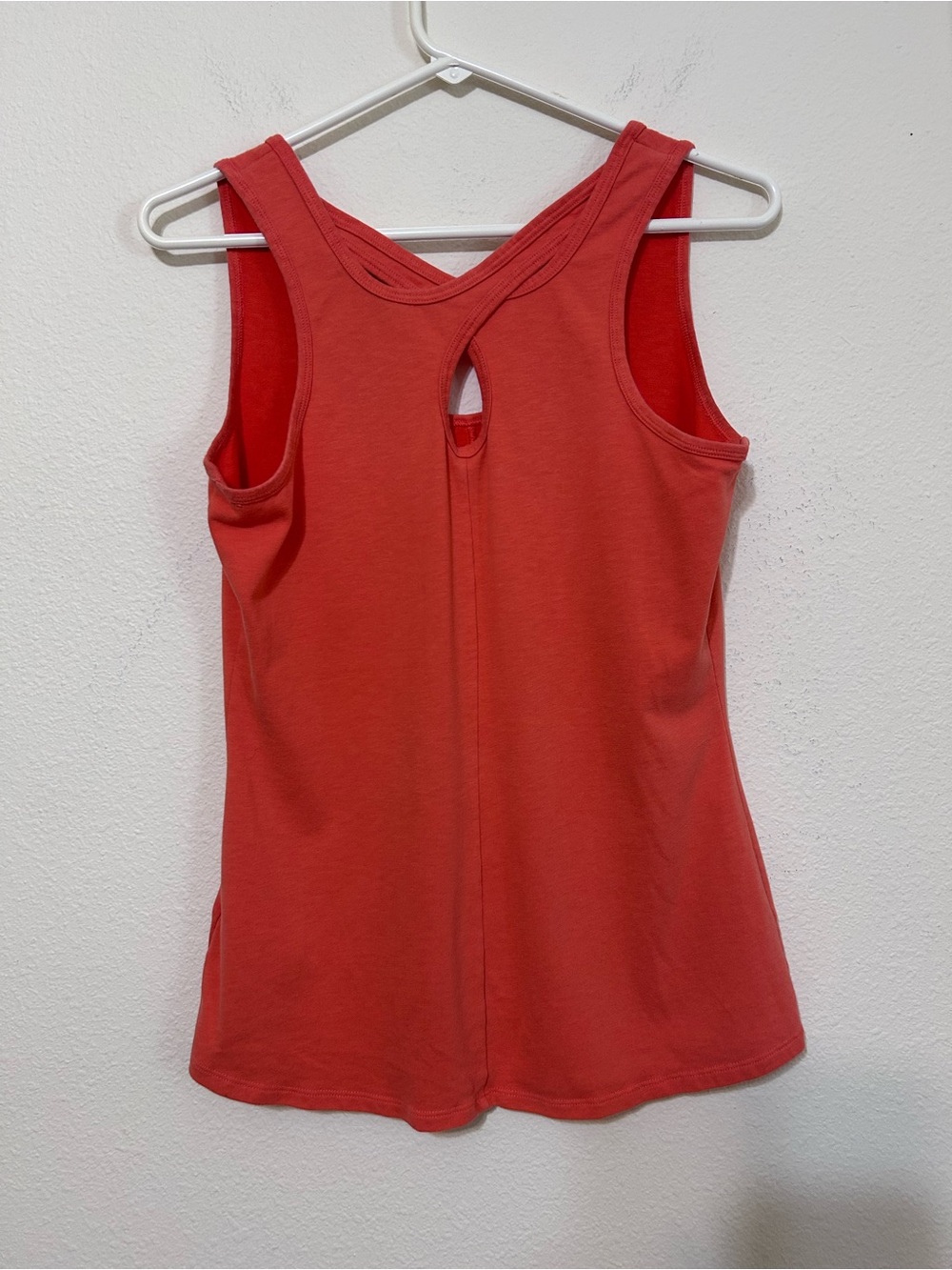 The North Face Coral Orange Criss Cross Keyhole Back Athletic Tank Top Size Med - Picture 7 of 9